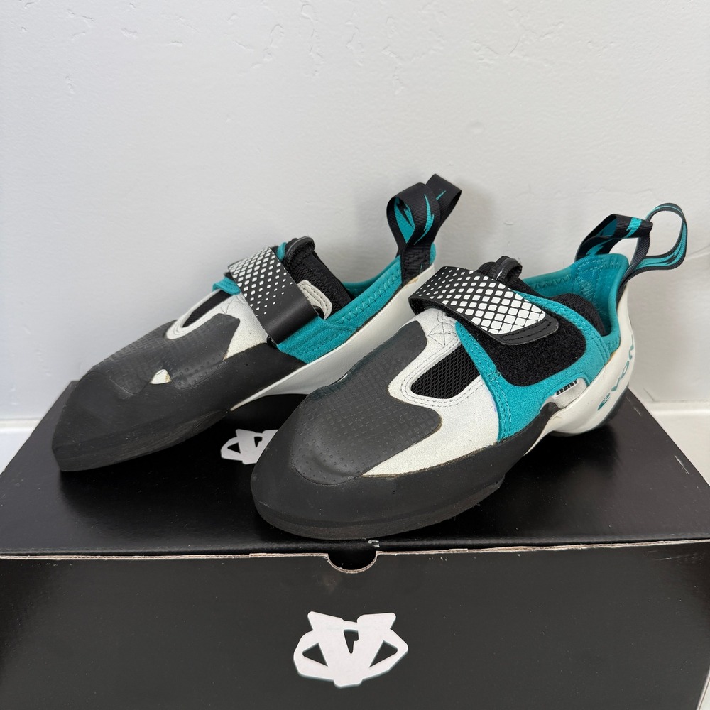 Evolv Zenist‎ Women Climbing Shoes White Teal Black Bouldering Size 8 EUR 39